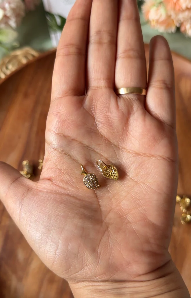 Manga Non Piercing Nose Pins